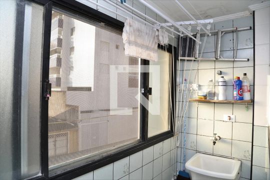 Area de serviço de apartamento para alugar com 1 quarto, 56m² em Aviação, Praia Grande