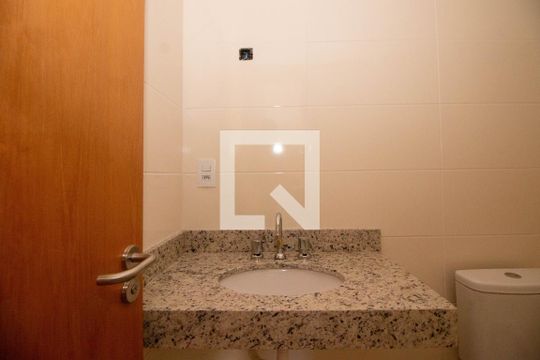 Banheiro da Suíte de apartamento à venda com 2 quartos, 84m² em Bom Jesus, Porto Alegre