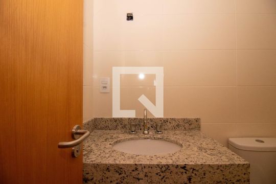 Banheiro da Suíte de apartamento à venda com 2 quartos, 73m² em Bom Jesus, Porto Alegre