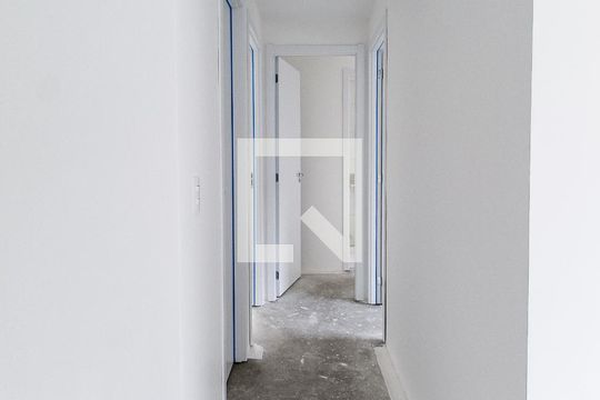 Corredor de apartamento à venda com 3 quartos, 66m² em Bom Jesus, Porto Alegre