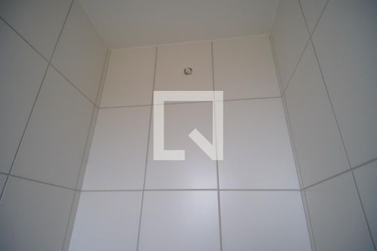 Banheiro quarto 1 suite de apartamento à venda com 2 quartos, 57m² em Bom Jesus, Porto Alegre
