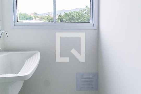 Área de serviço de apartamento à venda com 2 quartos, 57m² em Bom Jesus, Porto Alegre