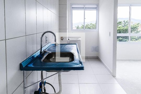 Cozinha de apartamento à venda com 2 quartos, 57m² em Bom Jesus, Porto Alegre