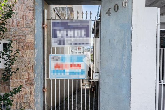Fachada de casa à venda com 1 quarto, 50m² em Vila Pereira Cerca, São Paulo