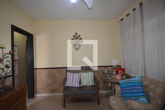 Quarto 3 de casa à venda com 4 quartos, 250m² em Irajá, Rio de Janeiro