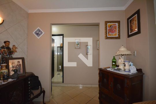 Sala de casa à venda com 4 quartos, 250m² em Irajá, Rio de Janeiro