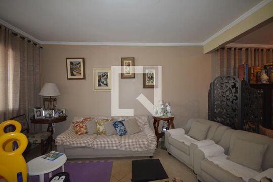 Sala de casa à venda com 4 quartos, 250m² em Irajá, Rio de Janeiro