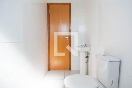 Banheiro de apartamento para alugar com 1 quarto, 44m² em Vila America, São Paulo