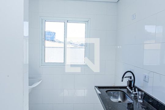 Cozinha de apartamento para alugar com 1 quarto, 44m² em Vila America, São Paulo