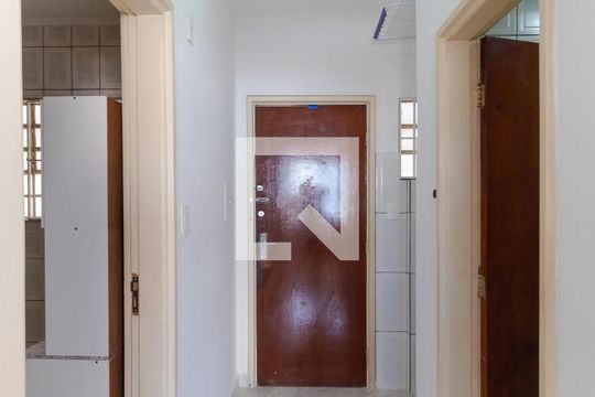 Corredor de apartamento à venda com 1 quarto, 58m² em Centro, Campinas