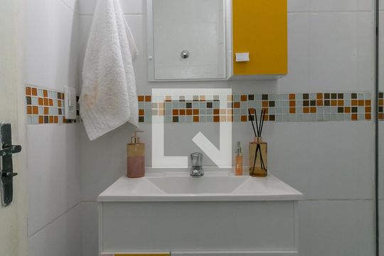 Banheiro Social de apartamento para alugar com 3 quartos, 85m² em Gutierrez, Belo Horizonte