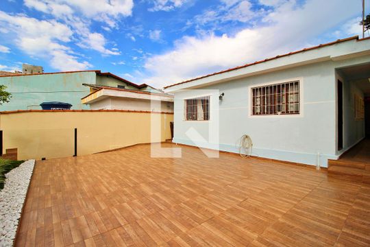 Quintal de casa à venda com 3 quartos, 100m² em Parque das Nações, Santo André