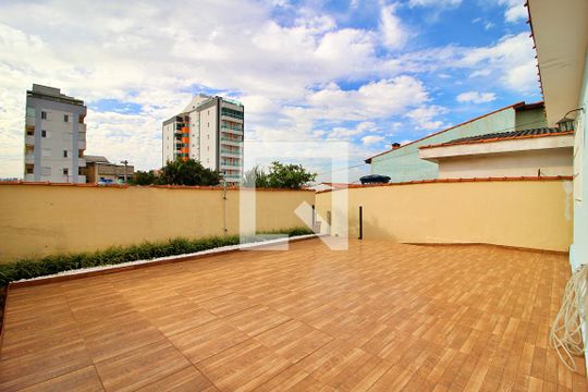 Quintal de casa à venda com 3 quartos, 100m² em Parque das Nações, Santo André