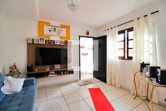 Casa à venda com 3 quartos, 100m² em Parque das Nações, Santo André