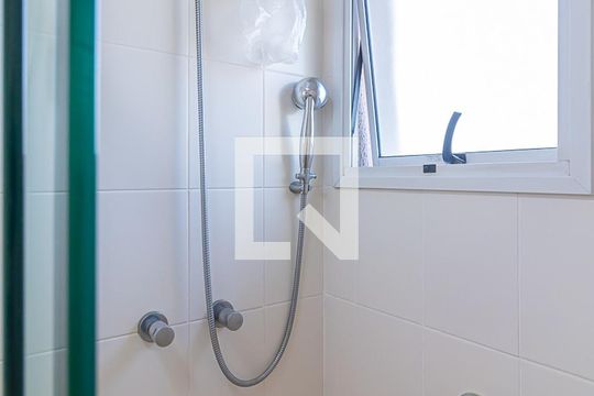 Banheiro da Suíte de apartamento para alugar com 2 quartos, 65m² em Vila Nair, São Paulo