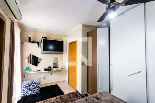 Suíte  de apartamento à venda com 3 quartos, 180m² em Utinga, Santo André