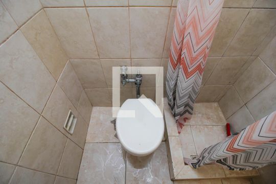 Banheiro de kitnet/studio para alugar com 1 quarto, 17m² em Centro, Rio de Janeiro