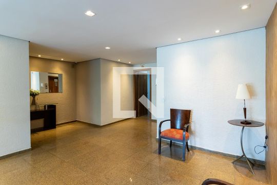 Hall Social de apartamento para alugar com 3 quartos, 83m² em Vila Ester (zona Norte), São Paulo