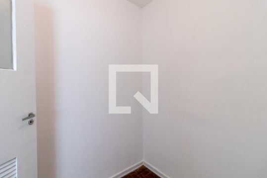 Quarto de Serviço de apartamento para alugar com 3 quartos, 83m² em Vila Ester (zona Norte), São Paulo