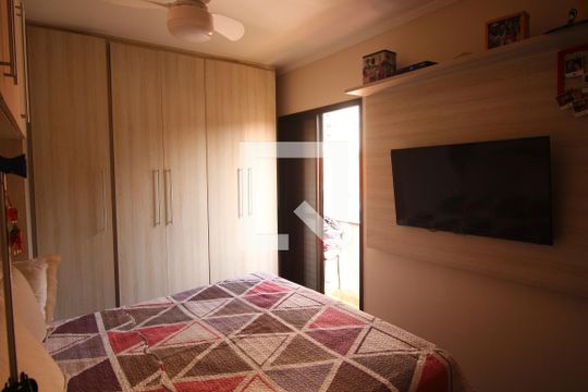Suíte 1 de casa para alugar com 3 quartos, 183m² em Conjunto Residencial Santa Terezinha, São Paulo