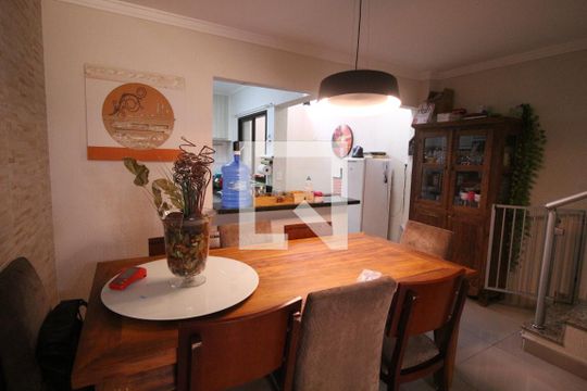 Sala de casa para alugar com 3 quartos, 183m² em Conjunto Residencial Santa Terezinha, São Paulo