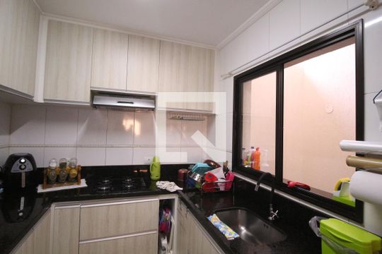 Cozinha de casa para alugar com 3 quartos, 183m² em Conjunto Residencial Santa Terezinha, São Paulo