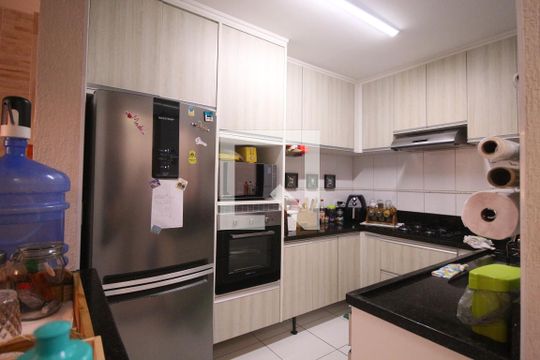 Cozinha de casa para alugar com 3 quartos, 183m² em Conjunto Residencial Santa Terezinha, São Paulo
