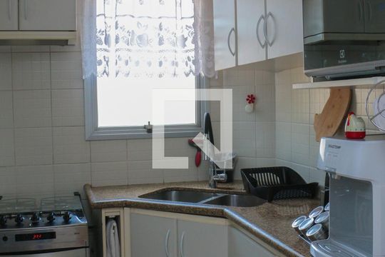 Cozinha de apartamento para alugar com 3 quartos, 91m² em Vila Gomes, São Paulo