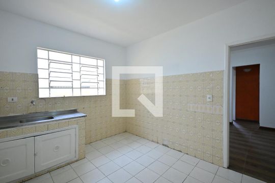 Cozinha da Casa 1 de casa para alugar com 4 quartos, 50m² em Jardim Maria Virginia, São Paulo