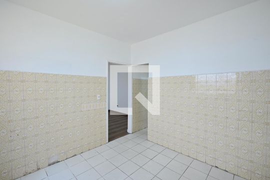 Cozinha da Casa 1 de casa para alugar com 4 quartos, 50m² em Jardim Maria Virginia, São Paulo