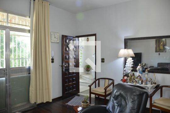 Sala 1 de casa à venda com 6 quartos, 277m² em Fonseca, Niterói