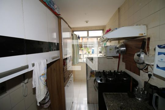 Cozinha de apartamento para alugar com 2 quartos, 58m² em Ramos, Rio de Janeiro