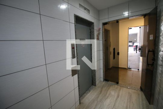 Área comum - Hall de entrada de apartamento para alugar com 2 quartos, 58m² em Ramos, Rio de Janeiro