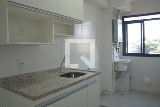 Cozinha de apartamento para alugar com 2 quartos, 50m² em Todos Os Santos, Rio de Janeiro
