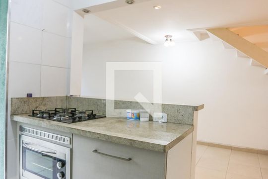 Cozinha de casa de condomínio à venda com 2 quartos, 65m² em Jardim Sarah, São Paulo