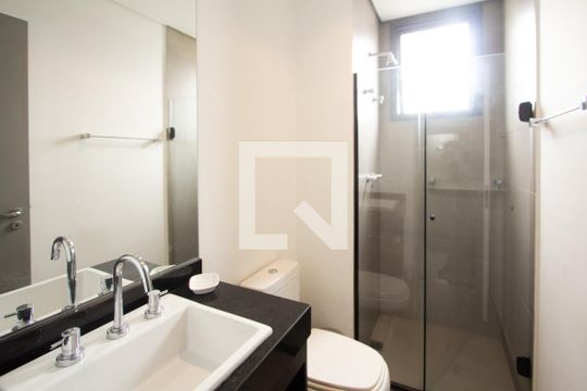 Banheiro de kitnet/studio para alugar com 1 quarto, 27m² em Vila Olímpia, São Paulo