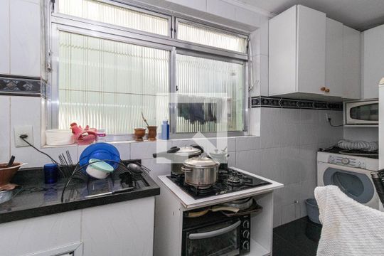 Cozinha de apartamento à venda com 2 quartos, 57m² em Petrópolis, Porto Alegre