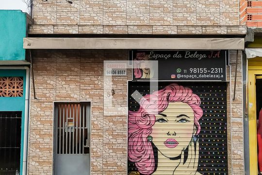 Fachada de casa à venda com 2 quartos, 100m² em Jardim Lourdes, São Paulo