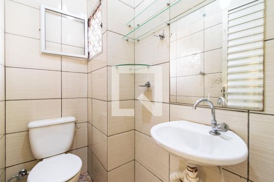 Banheiro da Suíte de casa à venda com 2 quartos, 100m² em Jardim Lourdes, São Paulo