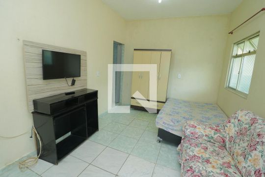 Sala de kitnet/studio para alugar com 1 quarto, 50m² em Jardim Vila Nova, Duque de Caxias