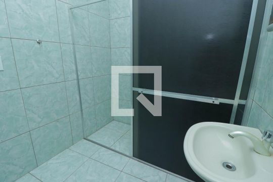 Banheiro  de kitnet/studio para alugar com 1 quarto, 50m² em Jardim Vila Nova, Duque de Caxias
