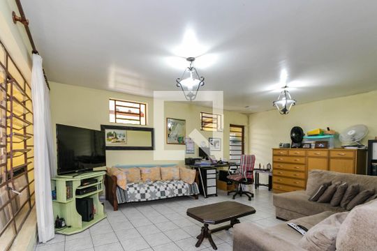 Sala - Edícula de casa para alugar com 3 quartos, 400m² em Vila Mogilar, Mogi das Cruzes