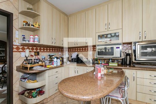 Cozinha de casa para alugar com 3 quartos, 400m² em Vila Mogilar, Mogi das Cruzes