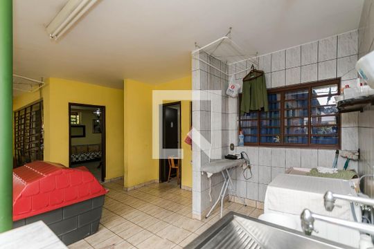 Área de Serviço de casa para alugar com 3 quartos, 400m² em Vila Mogilar, Mogi das Cruzes
