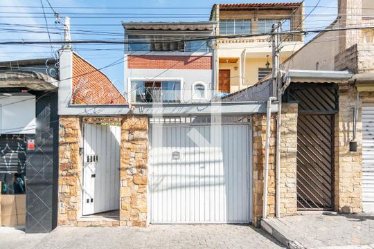 Fachada de casa à venda com 3 quartos, 280m² em Jardim Peri, São Paulo