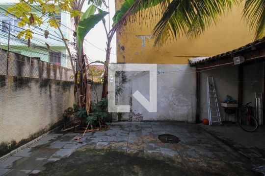 Quintal de casa à venda com 5 quartos, 200m² em Cachambi, Rio de Janeiro