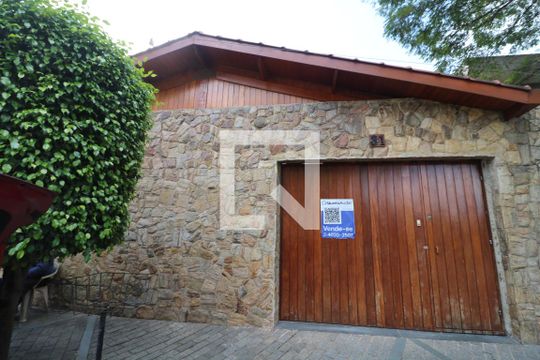 Fachada de casa à venda com 4 quartos, 300m² em Jardim Avelino, São Paulo