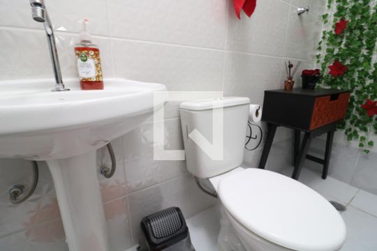 Banheiro Suite 2 de casa para alugar com 4 quartos, 300m² em Jardim Avelino, São Paulo