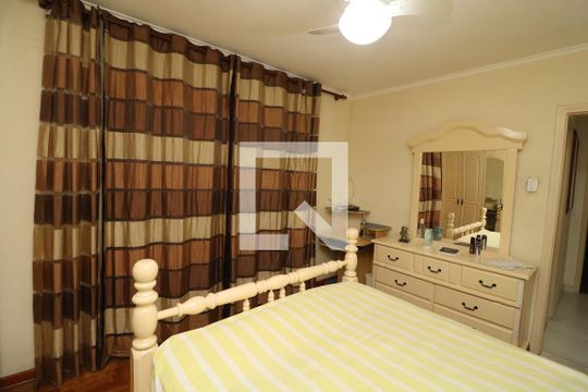 Quarto de casa à venda com 4 quartos, 300m² em Jardim Avelino, São Paulo