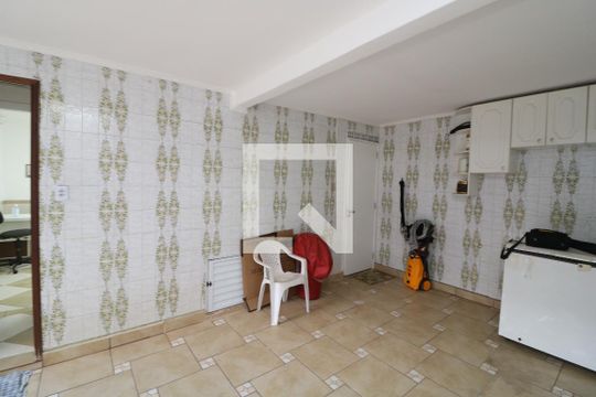 Garagem de casa à venda com 4 quartos, 300m² em Jardim Avelino, São Paulo